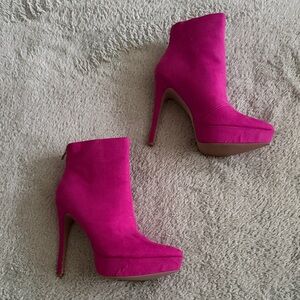 Shoe Dazzle Fuchsia Heeled Ankle Boots
